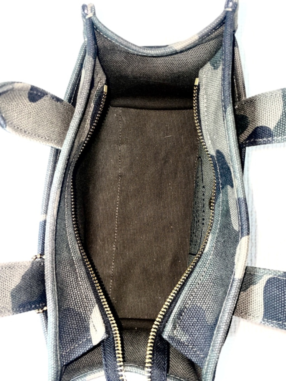 Coach Small Cargo Canvas Tote 26, Camo Green EUC With Tags - Picture 10 of 15